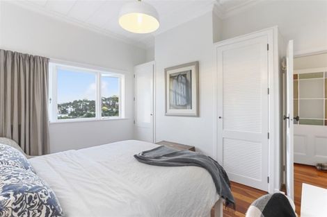 Photo of property in 2/18 Mariposa Crescent, Birkenhead, Auckland, 0626