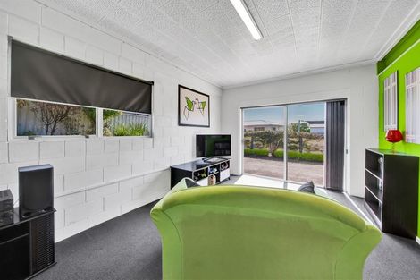 Photo of property in 16 Smeaton Road, Bell Block, New Plymouth, 4312