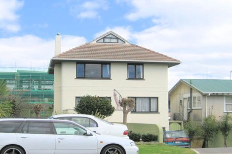 Photo of property in 22 Pitau Road, Mount Maunganui, 3116