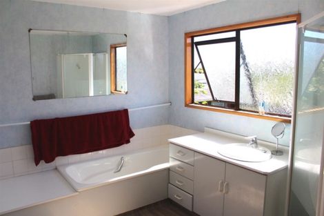 Photo of property in 198 Avonhead Road, Avonhead, Christchurch, 8042