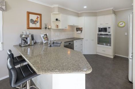 Photo of property in 2/16 Woodgers Way, Somerville, Auckland, 2014