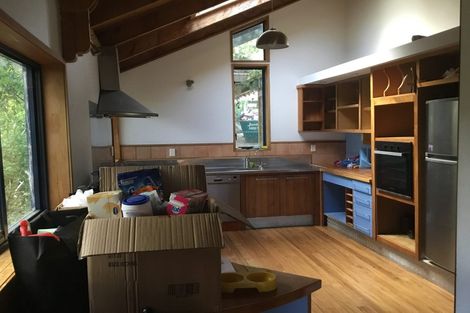 Photo of property in 1049 Scenic Drive North, Swanson, Auckland, 0816