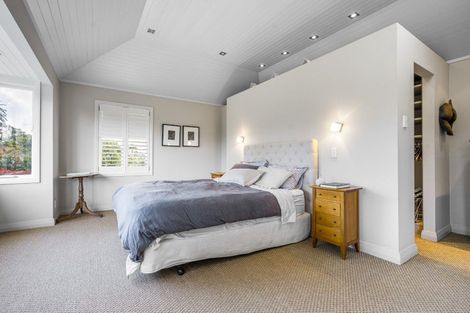 Photo of property in 1 Maungakiekie Avenue, Greenlane, Auckland, 1051