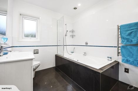 Photo of property in 1/2 Flavia Close, Torbay, Auckland, 0630