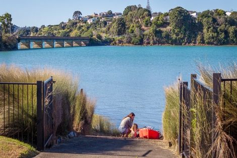 Photo of property in 48 Wainui Road, Raglan, 3225