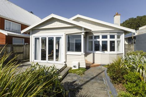 Photo of property in 7 Marine Parade, Eastbourne, Lower Hutt, 5013