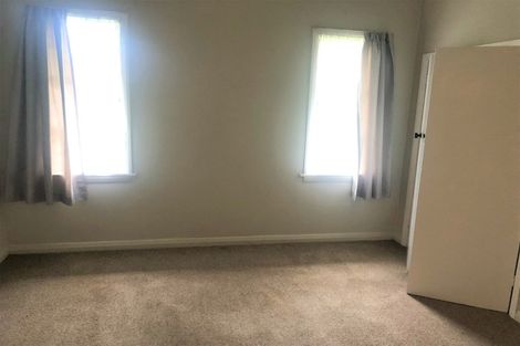 Photo of property in 28 Newington Road, Henderson, Auckland, 0612