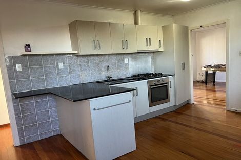 Photo of property in 2/5 Forrest Road, Milford, Auckland, 0620