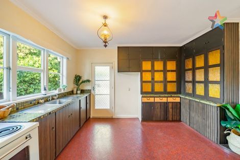 Photo of property in 224 Eastern Hutt Road, Stokes Valley, Lower Hutt, 5019