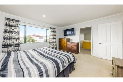 Photo of property in 38 Maypark Crescent, Flat Bush, Auckland, 2016