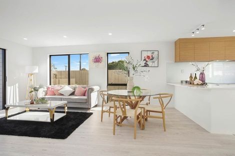 Photo of property in 2/10 Alan Avenue, Henderson, Auckland, 0610