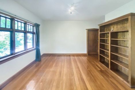 Photo of property in 4 Thorrington Road, Cashmere, Christchurch, 8022