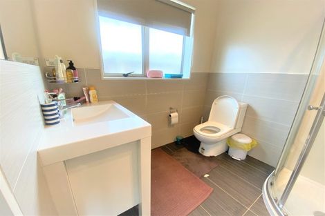 Photo of property in 106a Simpson Road, Henderson Valley, Auckland, 0614