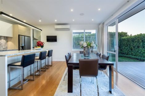 Photo of property in 4a Rothesay Bay Road, Rothesay Bay, Auckland, 0630