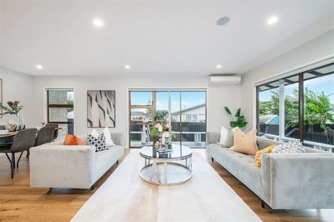 Photo of property in 2/322 Te Atatu Road, Te Atatu South, Auckland, 0610