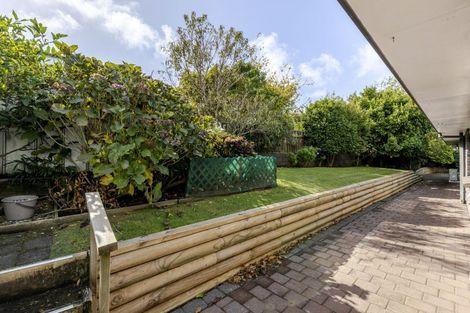 Photo of property in 15 Sandel Rise, Merrilands, New Plymouth, 4312