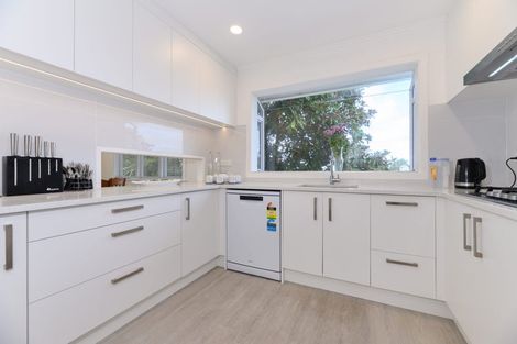 Photo of property in 52 Don Buck Road, Massey, Auckland, 0614