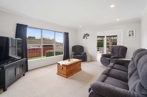 Photo of property in 25 Utauta Street, Waikanae, 5036