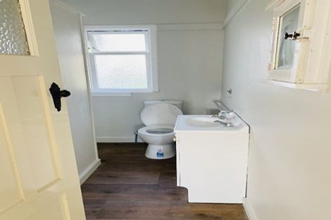 Photo of property in 20 Ludlam Crescent, Woburn, Lower Hutt, 5010