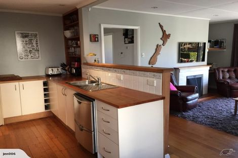 Photo of property in 5 Taratoa Street, Point England, Auckland, 1072