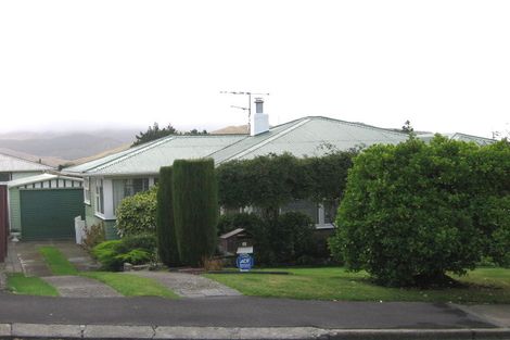 Photo of property in 27 Beazley Avenue, Paparangi, Wellington, 6037
