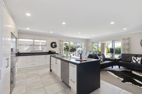 Photo of property in 25 Pine Harbour Parade, Beachlands, Auckland, 2018