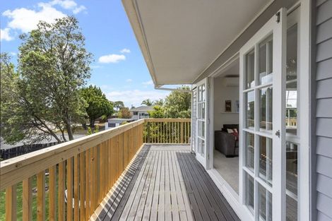 Photo of property in 1/39 Butterworth Drive, Glendene, Auckland, 0602