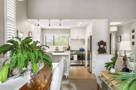 Photo of property in 2/20 Wolsley Avenue, Milford, Auckland, 0620