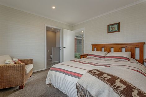 Photo of property in 8a Vernon Avenue, Takaro, Palmerston North, 4412