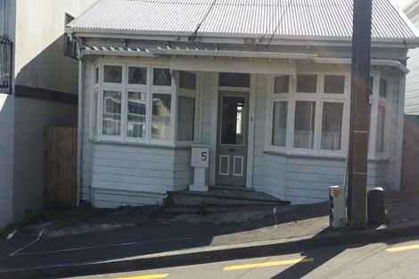 Photo of property in 5 Brown Street, Mount Cook, Wellington, 6021