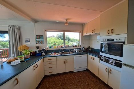 Photo of property in 10 Te Mara Place, Merrilands, New Plymouth, 4312
