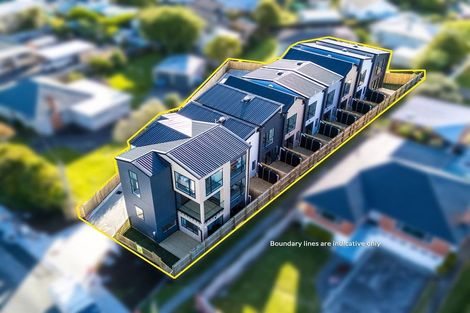 Photo of property in 4/442 Old Te Atatu Road, Te Atatu Peninsula, Auckland, 0610