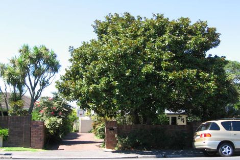 Photo of property in 2/60 Shakespeare Road, Milford, Auckland, 0620