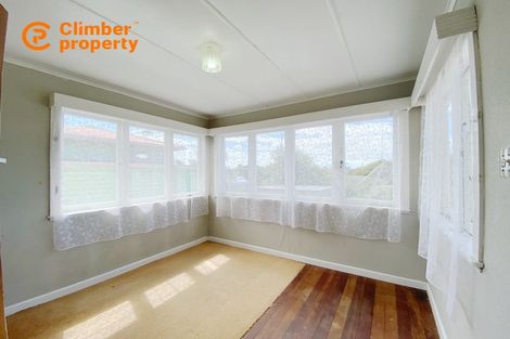 Photo of property in 8 Hugh Brown Drive, New Lynn, Auckland, 0600