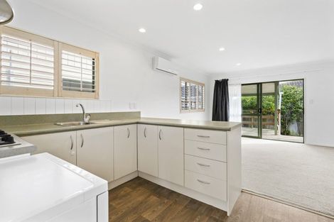 Photo of property in 18 Oxford Street, Fairfield, Hamilton, 3214