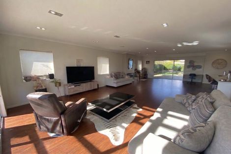 Photo of property in 26 Milano Boulevard, Karaka, Papakura, 2113