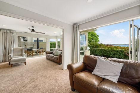 Photo of property in 6 Tupara Crescent, Kawaha Point, Rotorua, 3010
