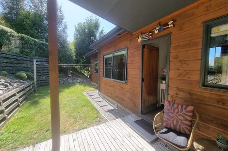 Photo of property in 35 Arawata Terrace, Fernhill, Queenstown, 9300