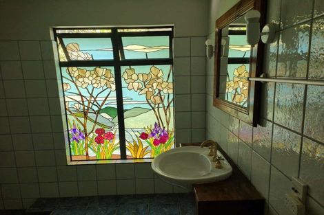 Photo of property in 1008c East Coast Road, Fairview Heights, Auckland, 0630