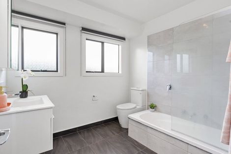 Photo of property in 46 Wallis Street, Raglan, 3225