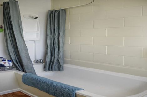 Photo of property in Oberon Flats, 48a Merton Street, Trentham, Upper Hutt, 5018