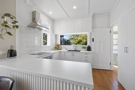 Photo of property in 22 Ngaio Street, Strandon, New Plymouth, 4312