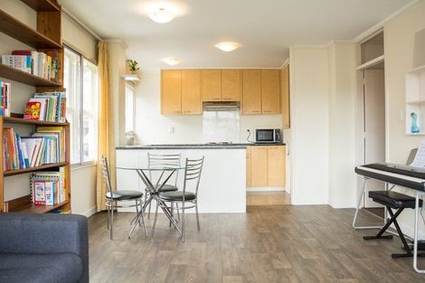 Photo of property in Newman Court Apartments, 2 Newman Terrace, Thorndon, Wellington, 6011