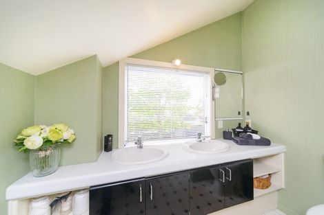 Photo of property in 24 Ranfurly Street, Hokowhitu, Palmerston North, 4410