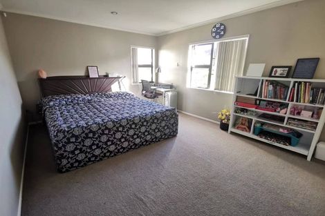 Photo of property in 40 Baverstock Road, Flat Bush, Auckland, 2016