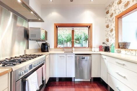 Photo of property in 4 Raroa Crescent, Northland, Wellington, 6012