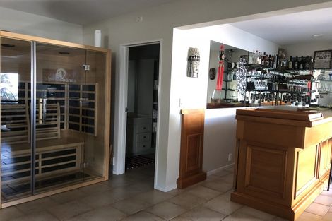 Photo of property in 100 Stanley Point Road, Stanley Point, Auckland, 0624