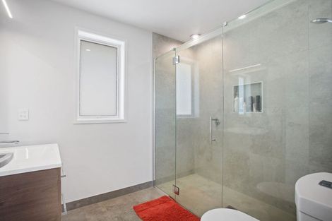 Photo of property in 9 Whata Street, Clarks Beach, 2122