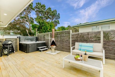 Photo of property in 11 Victor Grove, Waikanae Beach, Waikanae, 5036