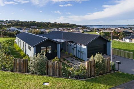 Photo of property in 37 Ridge Drive, Omokoroa, 3114